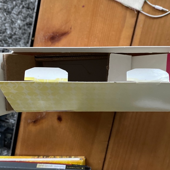 Carrie Underwood Olay Promo Box - Picture 5 of 5